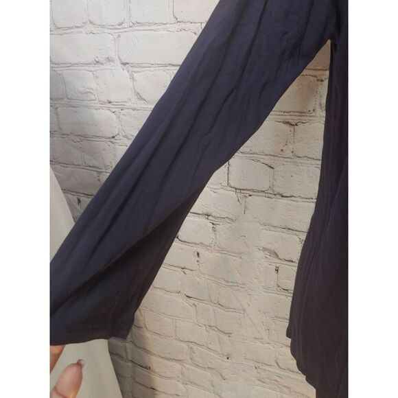 DG2 by Diane Gilman Navy Medium 100% Rayon Blouse - Picture 2 of 5